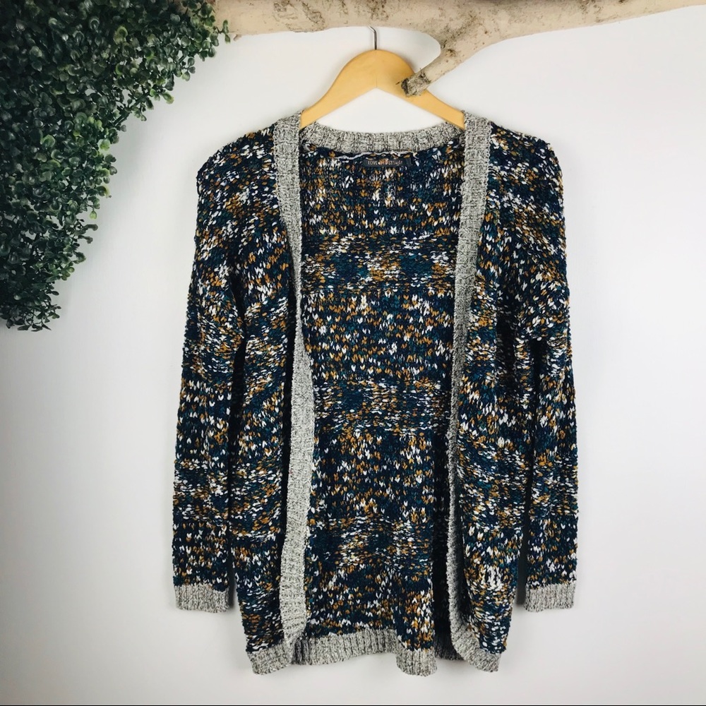 Love at first sight || Knit cardigan
